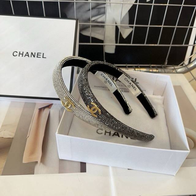 配包装盒 Chanel 香奈儿 最新小香发箍，满钻系列．简单实用，时尚潮流！小仙女必备