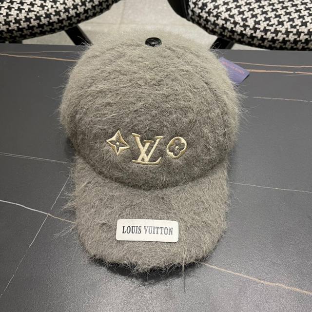 路易威登Lv 毛绒狐狸毛秋冬新款棒球帽，设计超级吸睛，大牌感超足，