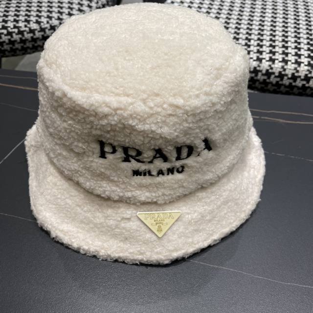 普拉达prada，2025新款高版本原单品质毛毛绒渔夫一比一代购款，做工精细，