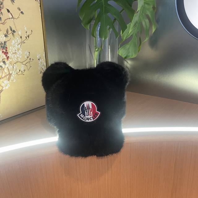 Moncler潮牌蒙口仿貂毛绒鸭舌帽女子秋冬保暖可爱米奇帽加小熊耳朵