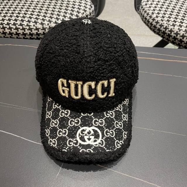古奇棒球帽Gucci官网新品秋冬新款毛绒棒球帽，原单品质火爆来袭 工艺非常精美 方便携带！跑量！