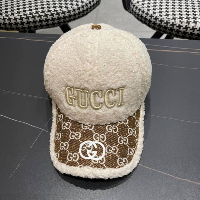 古奇棒球帽Gucci官网新品秋冬新款毛绒棒球帽，原单品质火爆来袭 工艺非常精美 方便携带！跑量！