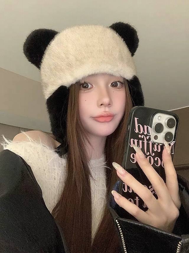 蒙口Moncler盟可睐官网经典小熊耳朵毛绒帽子非常柔软亲肤有质感又非常百搭的款式~保暖的 质量超好真心推荐
