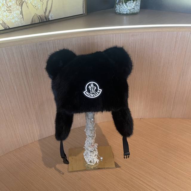 蒙口Moncler盟可睐官网经典小熊耳朵毛绒帽子非常柔软亲肤有质感又非常百搭的款式~保暖的 质量超好真心推荐