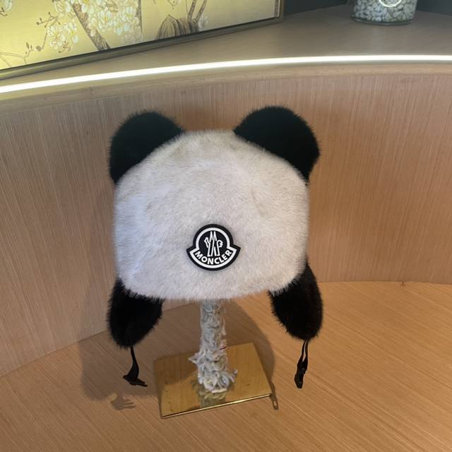 蒙口Moncler盟可睐官网经典小熊耳朵毛绒帽子非常柔软亲肤有质感又非常百搭的款式~保暖的 质量超好真心推荐