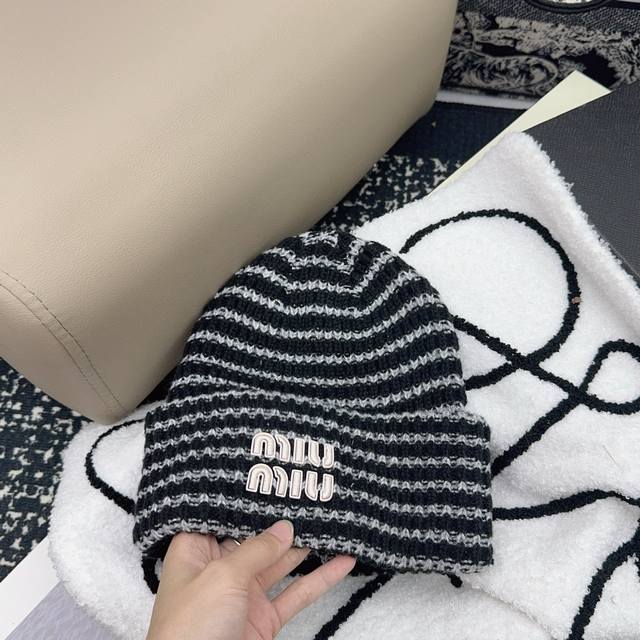 Miumiu 氛围感毛线帽来啦 韩系经典帽型