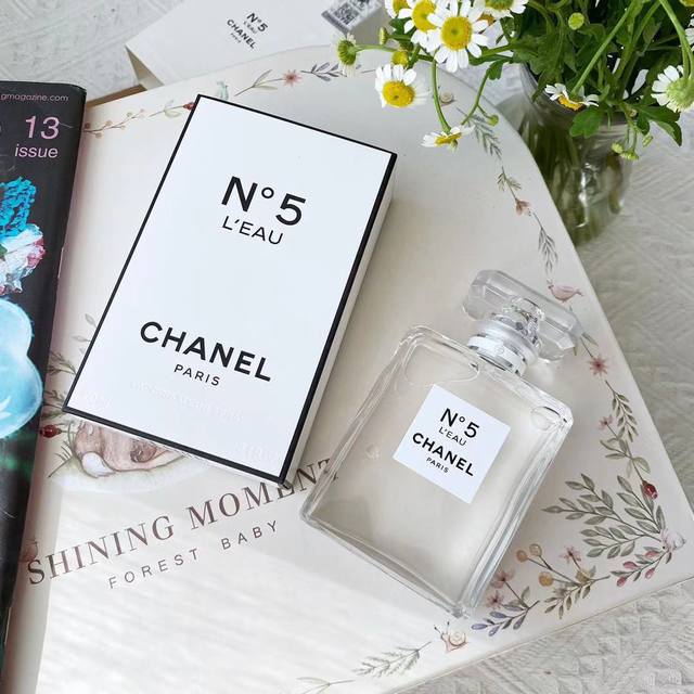 原单品质 香奈儿白色水N5号香奈儿 Chanel 白色香水N5号 经典持久留香女士淡香水 五号之水 Ml香调：乙醛花香调前味：格拉斯橙花、乙醛、香水树花中味：格