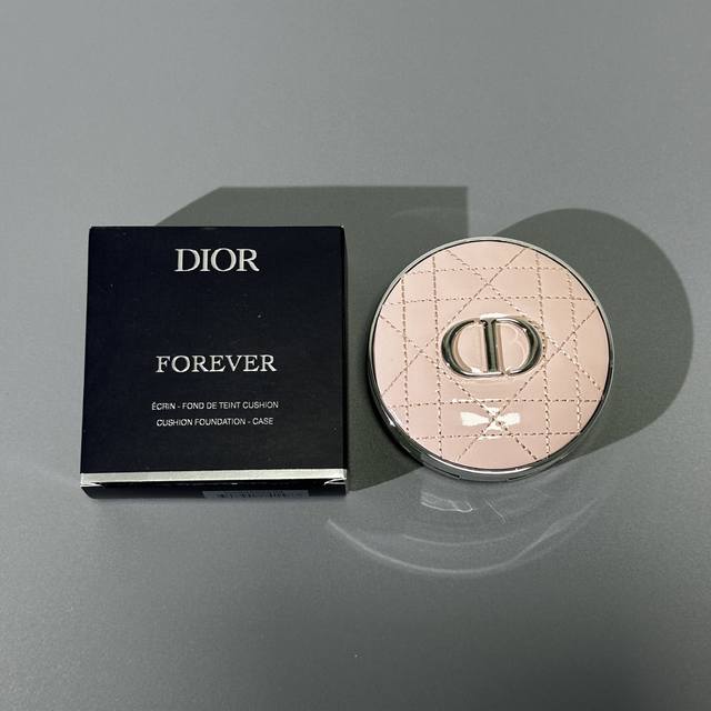 高端品质 迪奥粉色皮革气垫14G！色号：On#，1N#。