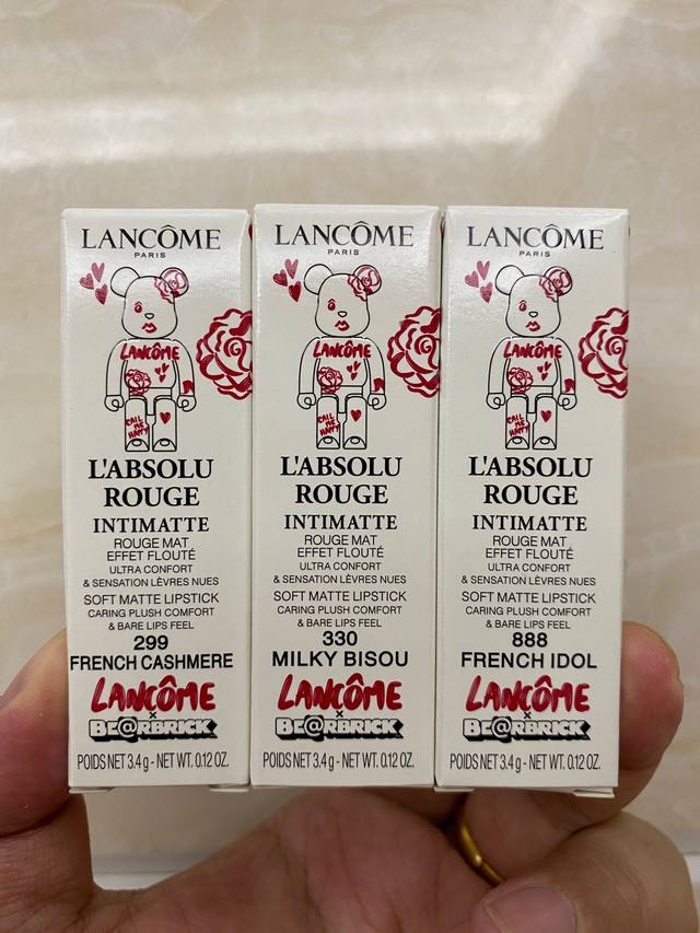 高端品质 兰蔻爆力熊小蛮腰口红！色号：299#，330#，888#。