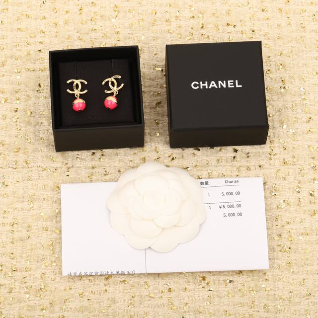 210662 我们出品 Zp6500，量大咨询客Fu Ch Nel蓝色珍珠双C耳环 每期必入的经典双C耳环，一致Zp黄铜材质滴油工艺，上耳简约大气，超级百搭，经