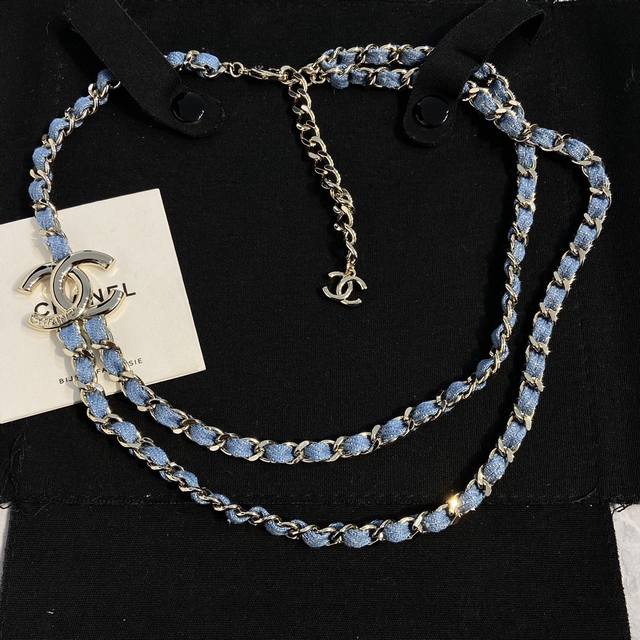 Xx0844 25春夏牛仔蓝穿皮项链 可以调节长短，可做短项链，可做Choker，哇！上身完完全全美呆了，完完全全戳中你我的心，绝对的完美，千万不要犹豫，香粉必