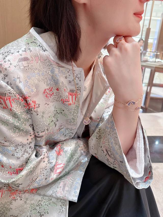 250448 我们出品 大号如意锁项链，可订做真金真钻，只做对版Zp真金货，pk市面各种金货量大咨询客Fu petite Yu Yi系列特别款珠宝,以“一生一世