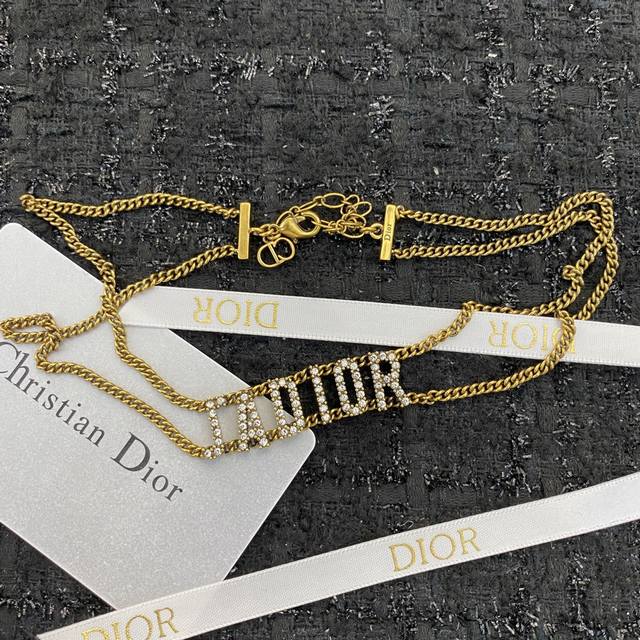 编码Gn019 Dior迪奥 专柜最新款同步上新 新款锁骨项链来袭 复古经典色独家高端品质实拍全手工镶仿真钻夏季真是露锁骨佳期再搭一条超美的锁骨链绝对的十级搭配