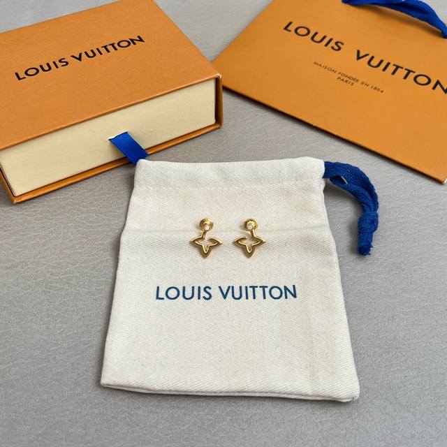 Lv 耳钉Louis Vuitton 路易威登专柜一致材质 火爆款出货 设计独特 复古前卫 男神、美女必备