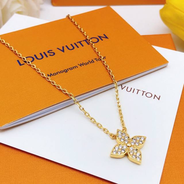 编号Lxl0030 Lv*最新款老花项链 一致Zp黄铜材质