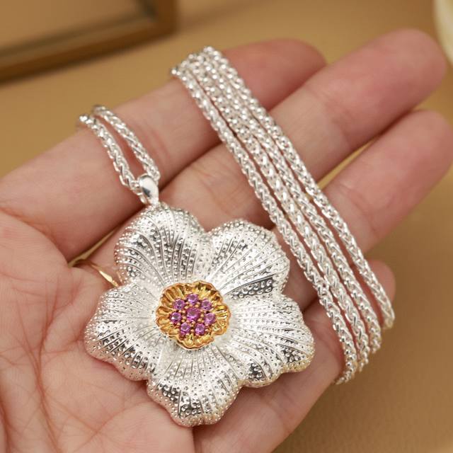 大号栀子花项链 布契拉提 Buccellati 意大利高级珠宝品牌 复古宫廷风项链 亚金材质 18K厚金分色电镀 高品质 布契拉提项链 栀子花项链