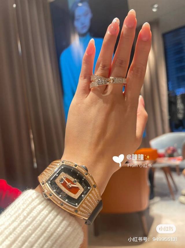 HermèS 爱马仕 珠宝系列，做工精致 璀璨奢华 高级感立现 很大气不失时尚感。 码数：6 7 8码