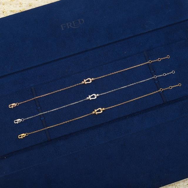 我们出品 马蹄手链 ，可订做真金真钻，只做对版Z批真金货，批K市面各种金货量大咨询客Fu 赞颂爱之炽烈，斐登欣然呈现批Retty Woman系列珠宝及高级珠宝。