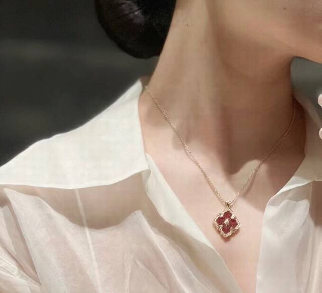 布契拉提 Buccellati 意大利高级珠宝品牌 复古宫廷风带钻拉丝四叶草贝壳玛瑙玉髓双面项链 V金材质 18K厚金电镀 原版尾链 原版扣头 高品质 布契拉提