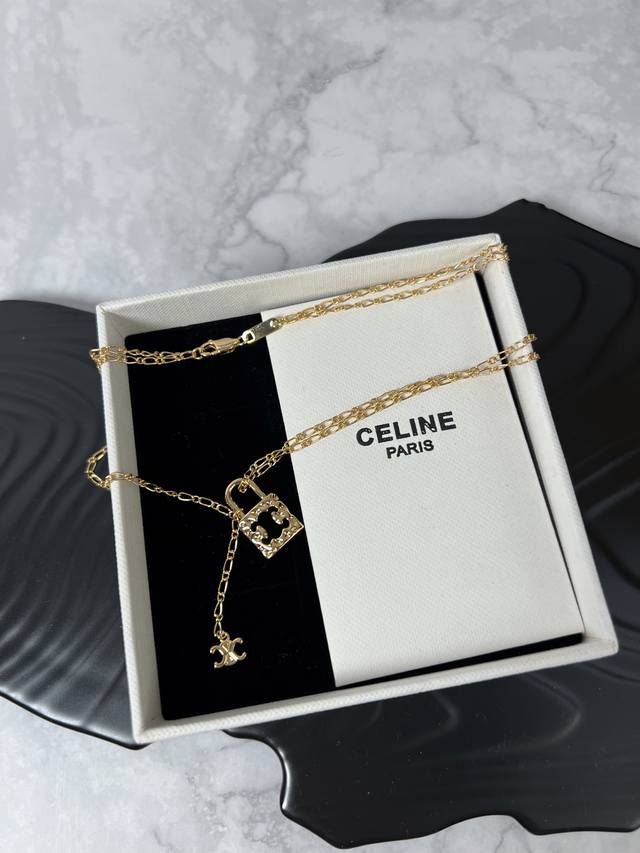 Celine 项链