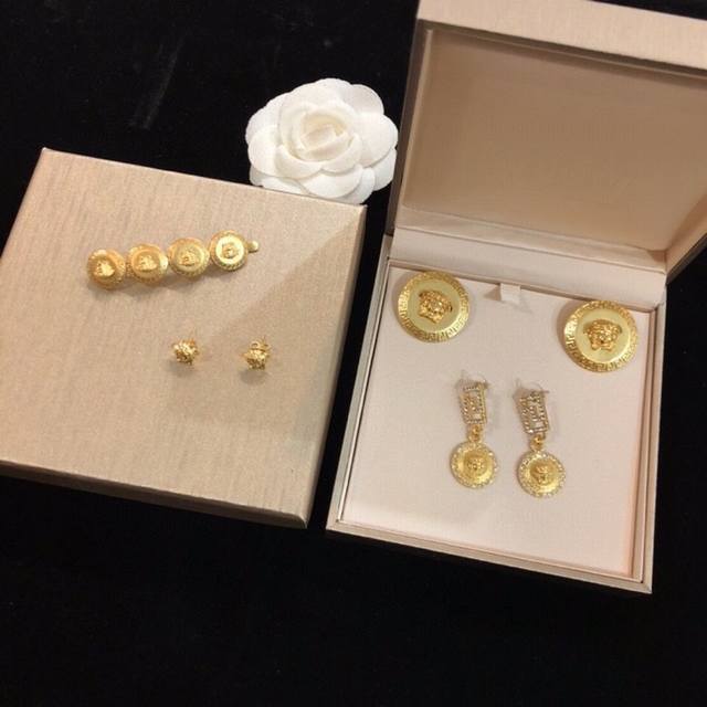 原单品质 Versace 范思哲 新款耳吊 发夹 圆形耳钉 小耳钉