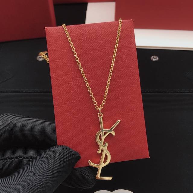边海Yxl0011 Yvessaintlauren*最新款字母项链 一致Zp黄铜材质