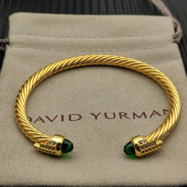 David Yurman 金色5Mm 5排钻深绿钻手镯。深绿钻、建议适合佩戴的手围15-20Cm 编号Dysz-276