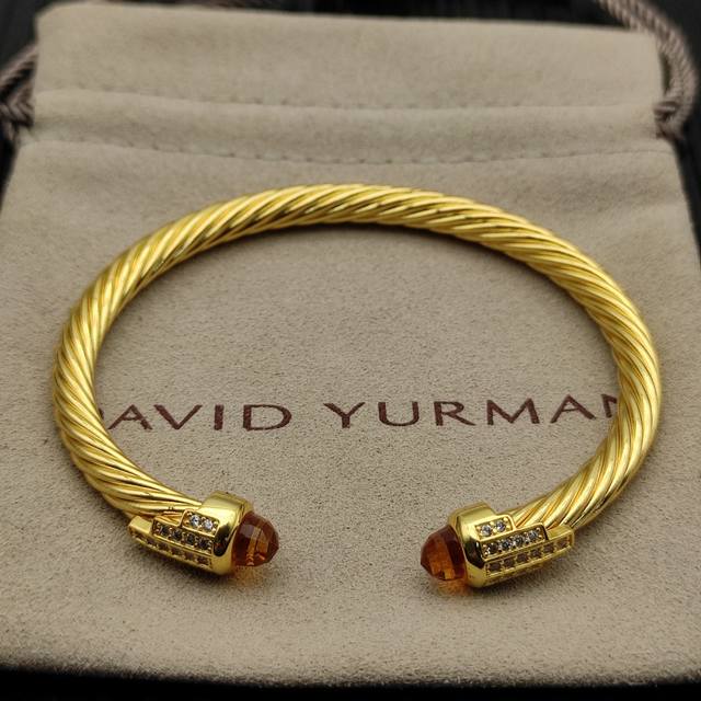 David Yurman 金色5Mm 5排钻香槟钻手镯。香槟钻、建议适合佩戴的手围15-20Cm 编号Dysz-278