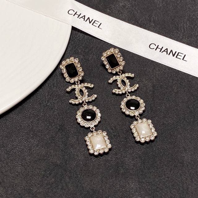 香奈儿Chanel玛瑙中古款字母双C长款耳钉 美丽永远敌不过经典 黄金时期的香奈就是最经典．也是最有味道的 女人独立优雅魅力知性中古 奢华不繁复 双C经典百搭