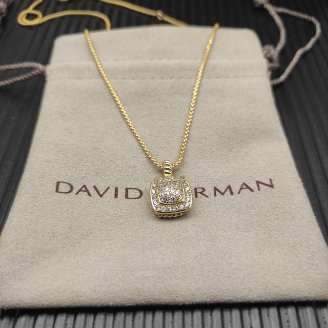 David Yurman 满钻金色四方钻项链。 链条粗1.5Mm，长度45+5Cm延迟链