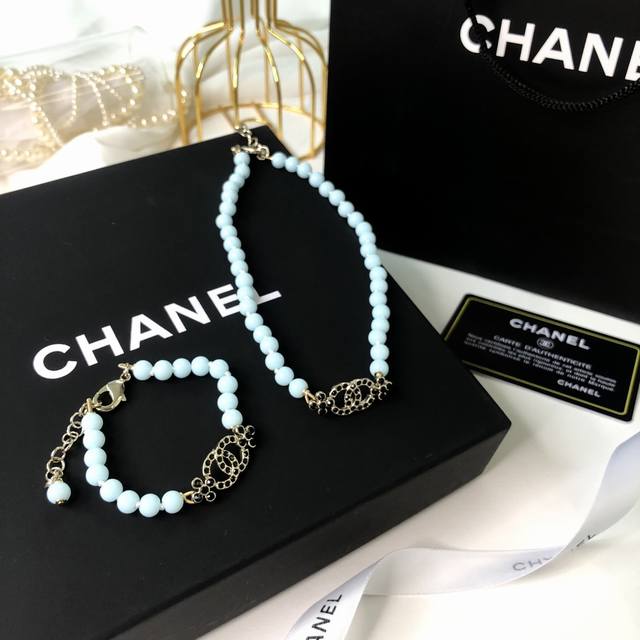 手链 颈链 Chanel蓝色琉璃珠花朵套装 顶级电镀镶嵌工艺 搭配各种日常通勤和晚会活动造型，时尚又经典美美小仙女