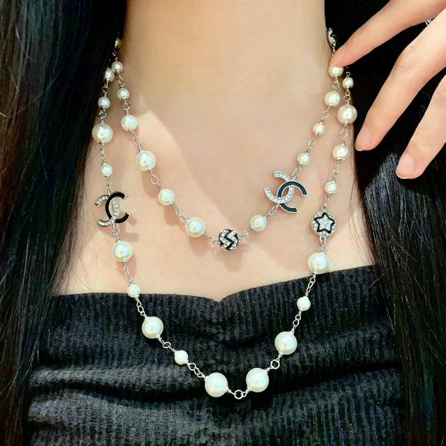 Chanel香奈儿 中古 毛衣链小香家的款式真心无需多介绍每一款都超好看，精致大方，非常显气质.