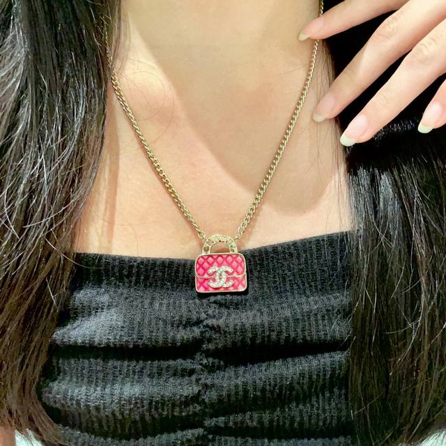 香奈儿手提包双C字母项链