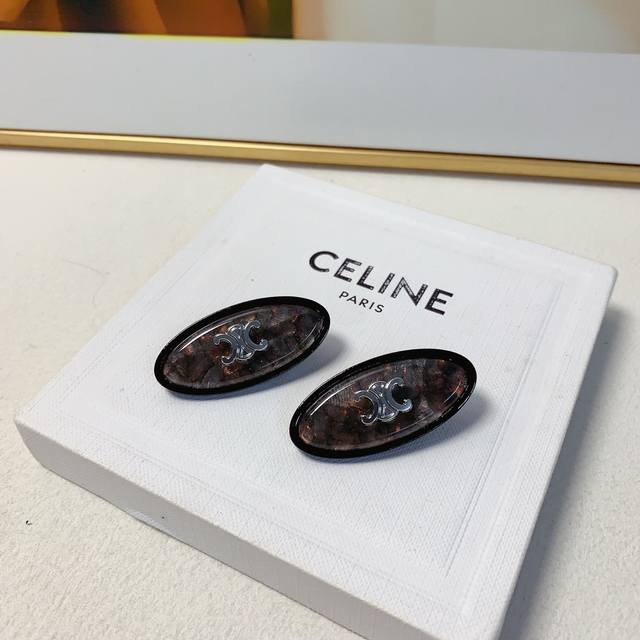 celine赛琳 凯旋门发夹 新款亚克力边夹刘海夹压夹日常精致小单品 气质百搭小仙女必入单品 宝藏款 闭眼入推荐款 一对