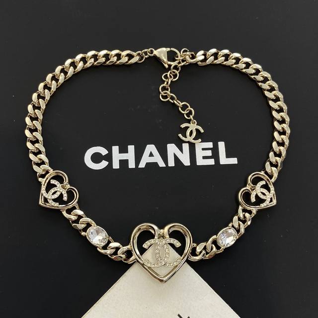 Xx711 Ch Nel香 儿 23C镂空爱心项链 Choker 长度可调节，可当Choker，可当短项链，绕两圈还可当手链最最最爆的 早春最新款每期超爆的爱心