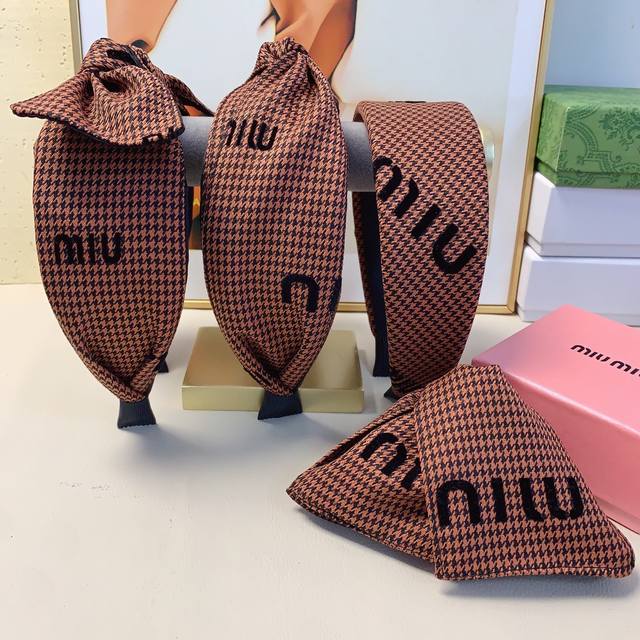 miumiu缪缪 Miumiu发箍 千鸟格植绒轻奢风发箍气质百搭小仙女必入单品名媛风十足～宝藏款 闭眼入推荐款 单个