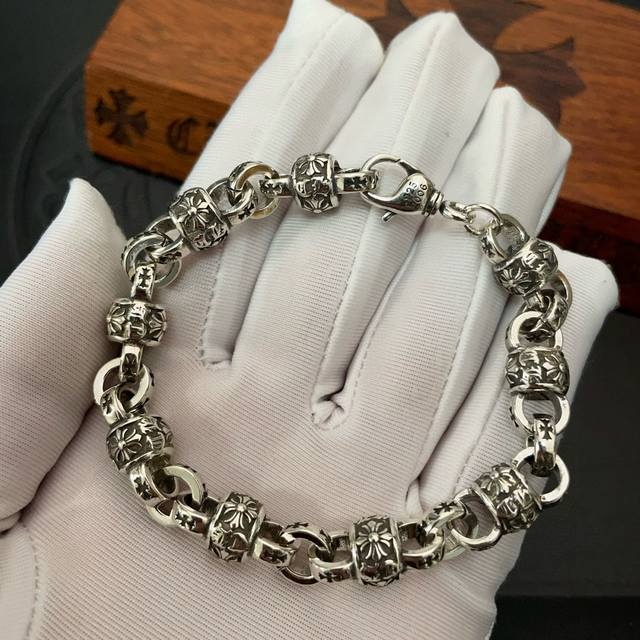 新款 专柜品质 Chrome Hearts克罗心经典复古做旧十字花球手链，原图凹凸造型不同的花纹设计风格 呈现出与众不同 十字架 童军花是克罗心的志 所以更经久
