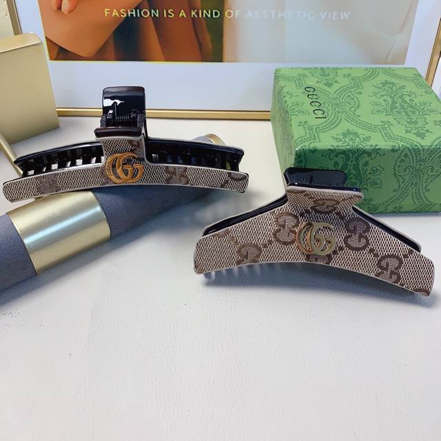 gucci古驰 Gucci抓夹 新款钛钢Logo抓夹气质百搭日常精致小单品 小仙女必入单品 宝藏款 闭眼入推荐款 单个 配发箍盒