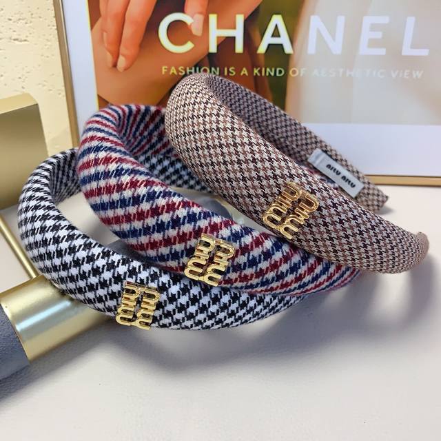 miumiu缪缪 Miumiu发箍 千鸟格Logo轻奢风发箍气质百搭小仙女必入单品名媛风十足～宝藏款 闭眼入推荐款 单个