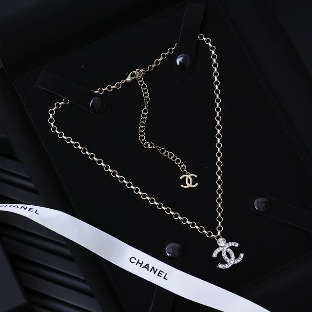 Chanel 满钻双C项链 春夏度假单品 可爱俏皮甜美单品♀ 特制链条为项链加分， 日常百搭
