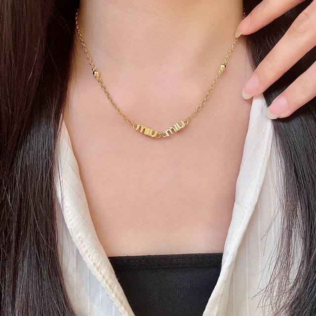Miu Miu 字母项链 M真的太懂女人了