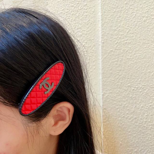香奈儿棱形双C发夹