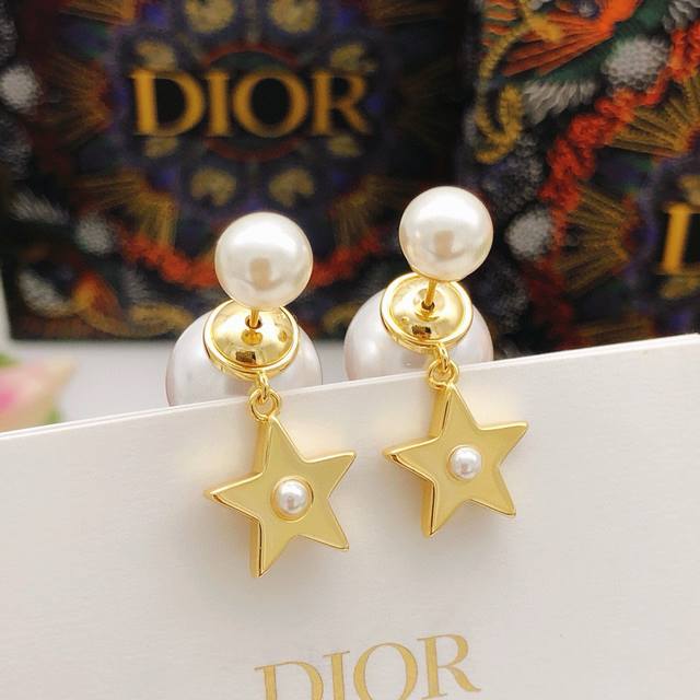编号Ded0655 Dio*最新款星星耳钉 一致Zp黄铜材质