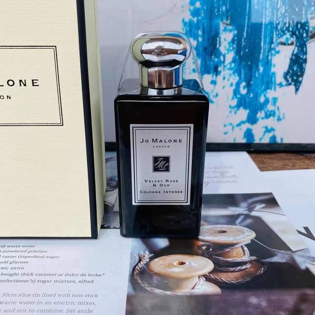 高端品质 祖马龙黑瓶丝绒玫瑰与乌木Jo Malone L Ondon Velvet Rose & Oud Ml香水 馥郁黑瓶系列里口碑很好的一支，一位香圈前辈曾