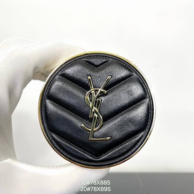 明通版 新版圣罗兰黑色皮革气垫磁扣24款14G。 新包装！配中文标 2色：B10#-B20# 年新版圣罗兰黑皮革气垫，磁扣开合Ysl皮革气垫好看的小姐姐都在用圣