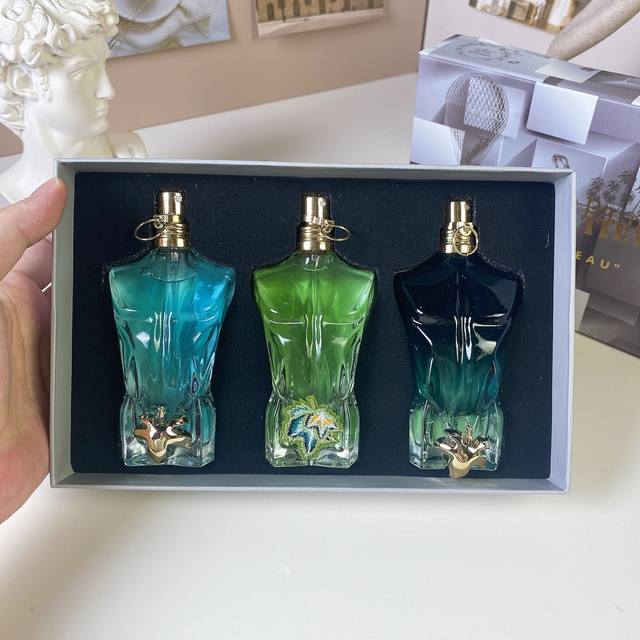 高品质 新款高缇耶白盒裸男中样三件套。 40Ml×3个，带喷头。 内含：天堂花园，蓝色美丽香精，香水花园。