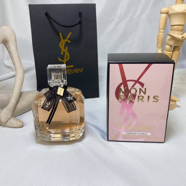 高端品质 新款圣罗兰反转巴黎女士花溢香水90Ml 热巴同款失魂果。圣罗兰新品，这款香氛是西普白花香调，前调是清新蜜桃融合佛手柑，叛逆冲动 大胆敢爱。中调是曼陀罗