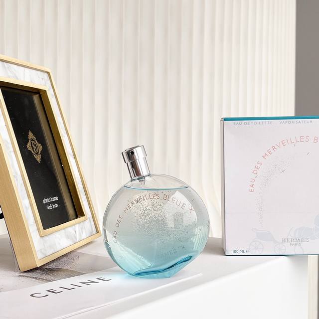 高品质 爱马仕星光系列蓝彩淡香水 Ml 爱马仕-蓝彩橘采星光 Hermes Eau Des Merveilles Bleue 香评故事 想靠近，却又想驻足停留。