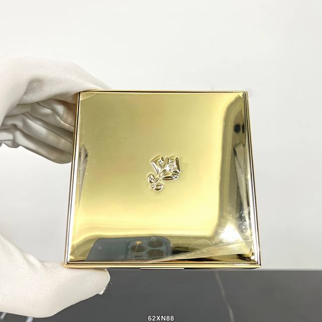 明通版 兰蔻菁纯气垫13G正装。 62Xn88编码！3色： # # # 明通正品质量！兰蔻箐纯精华气垫 兰蔻最棒的贵妇底妆只要钱到位，肯定好用♀遮瑕好但又不厚重