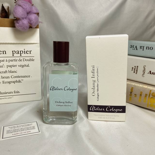 高品质 欧珑无极乌龙 深渊乌龙 古龙香水 Ml Atelier Cologne Oolang Infini 香调:木质馥奇香调属性:中性香前调：香柠檬橙花油中调